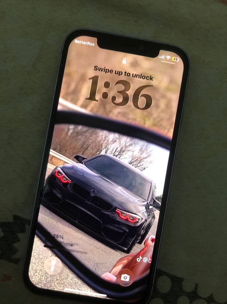 Apple iPhone 12 4