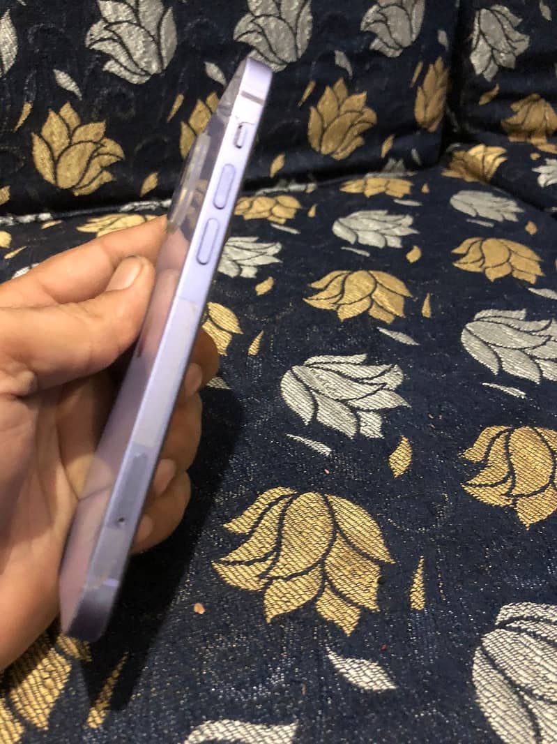 Apple iPhone 12 5