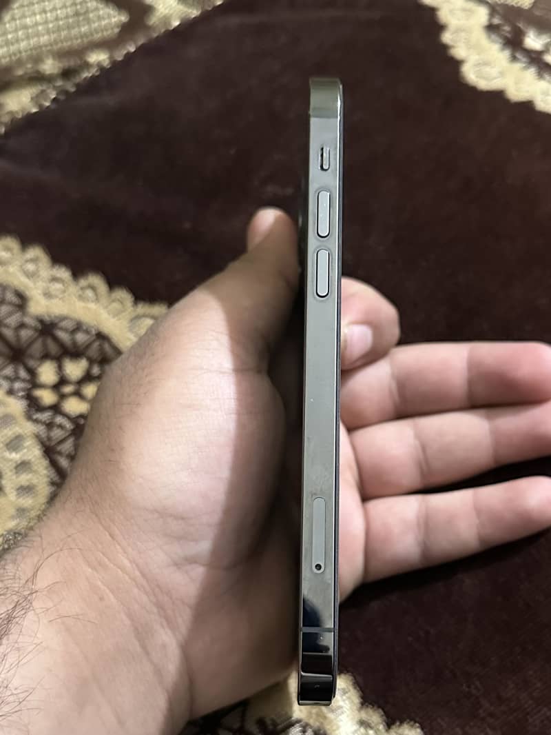 Apple iPhone 12 Pro 7