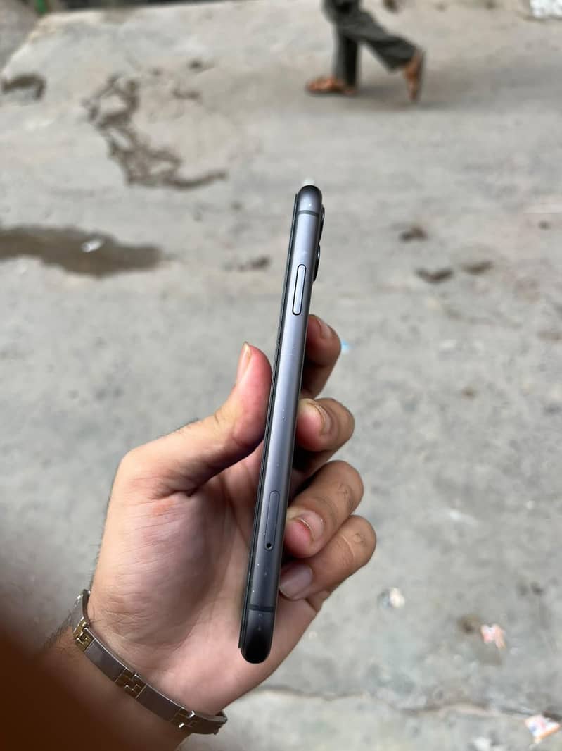 Apple iPhone 11 1