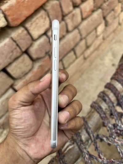 Apple iPhone 7