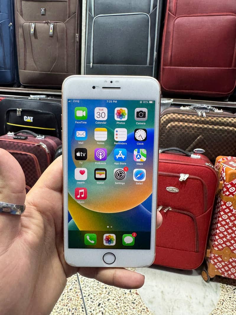 Apple iPhone 8 Plus 3