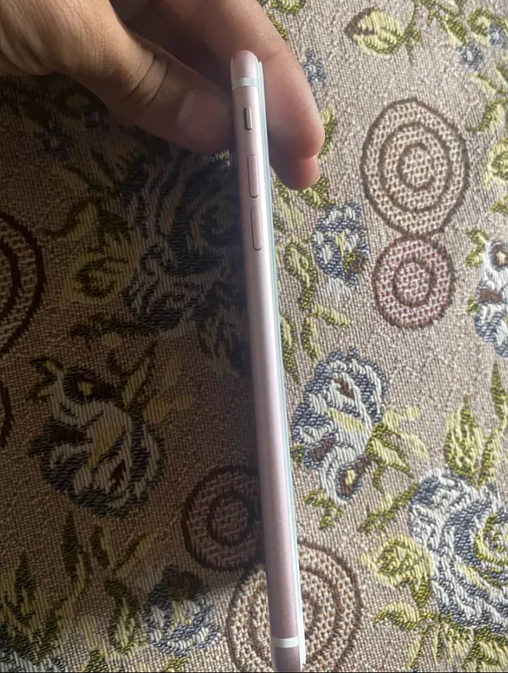 Apple iPhone 7 Plus 3