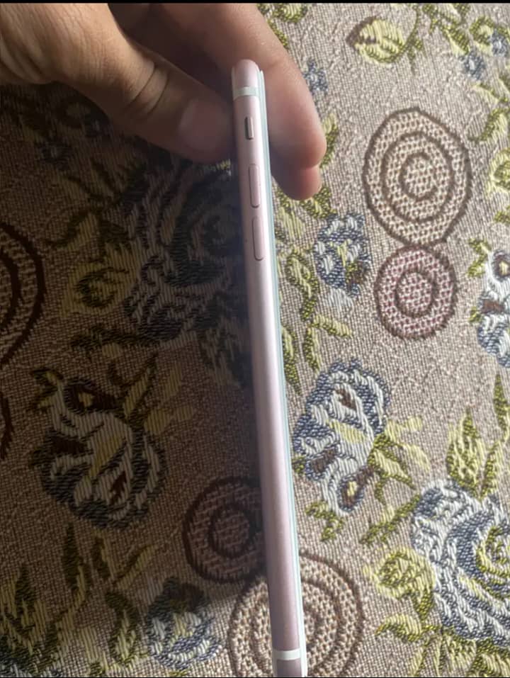 Apple iPhone 7 Plus 4