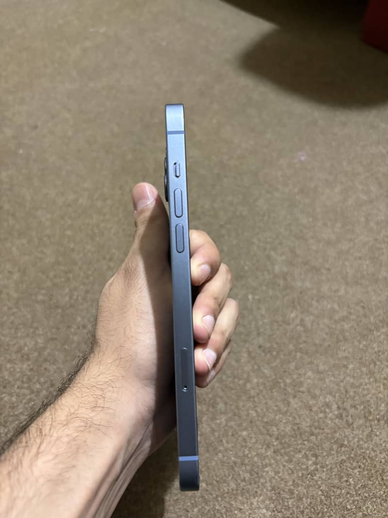 iPhone 14 plus 4
