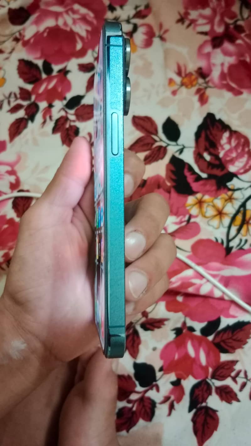 Apple iPhone 13 Pro 3