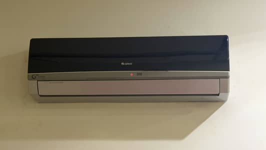 Gree AC INVERTER 1.5 TON GOOD CONDITION