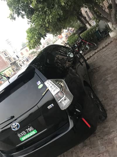 Toyota Prius Alpha 2012