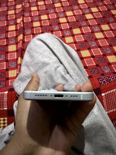 Apple iPhone 15