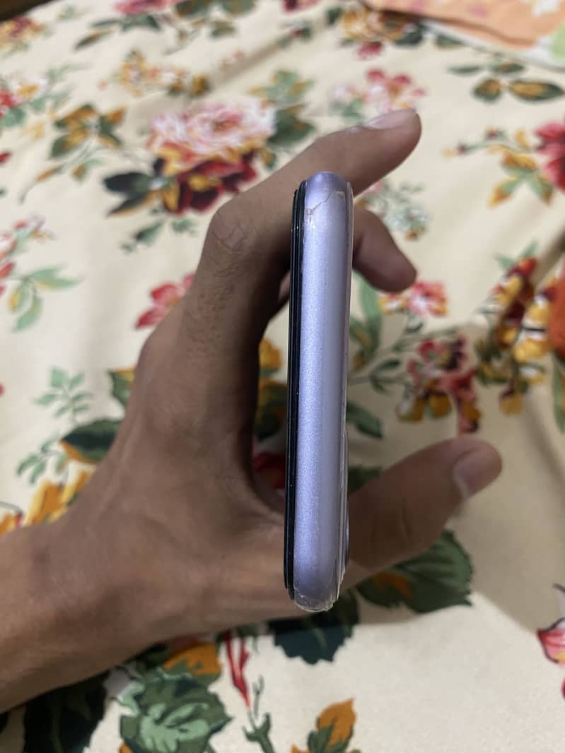 Apple iPhone 11 6