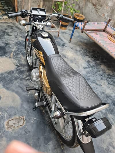 Honda 125 gold edition
