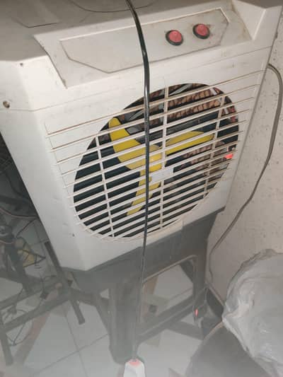 ac dc dono hai mini size ek room k liye 1 months use