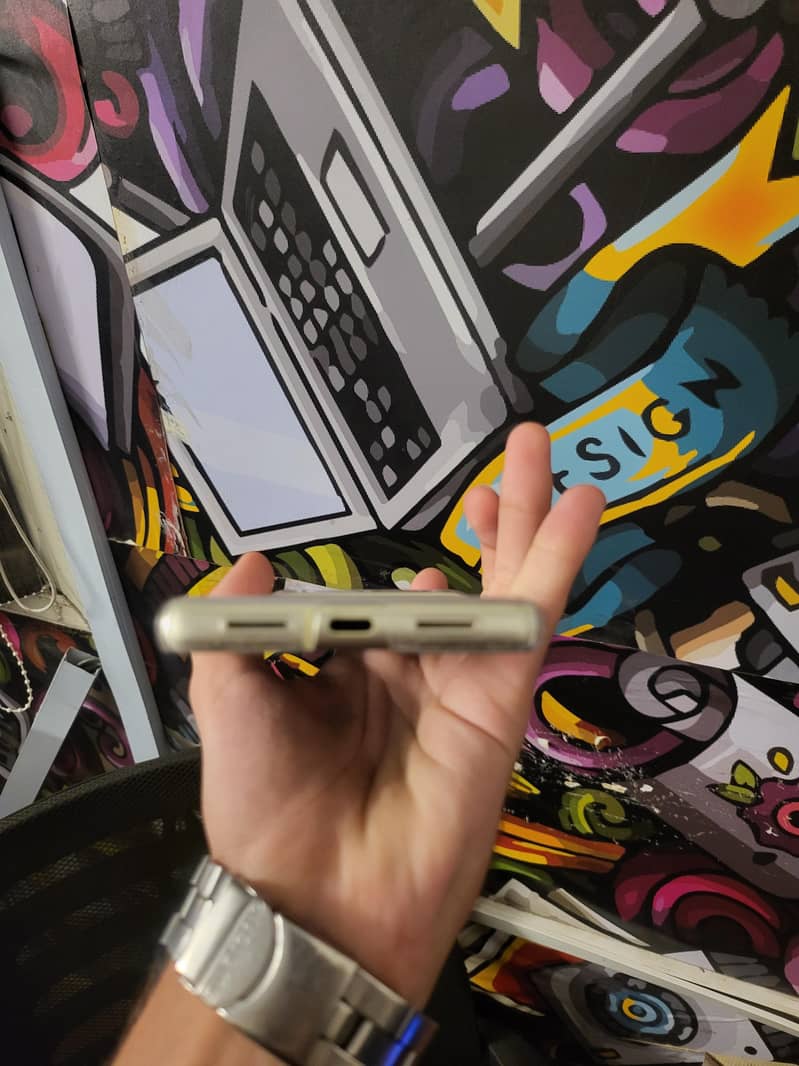 Google Pixel 7 4