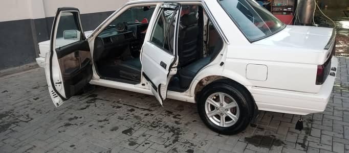 Nissan Sunny 1987