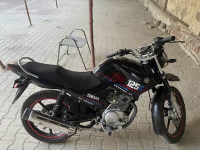 YAMAHA YBR-125G (2023) Metallic Black -  Total genuine & Engine 10/10