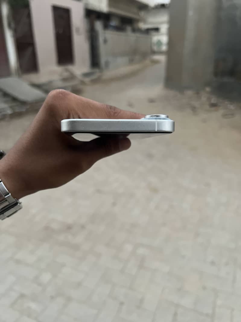 Apple iPhone 11 4