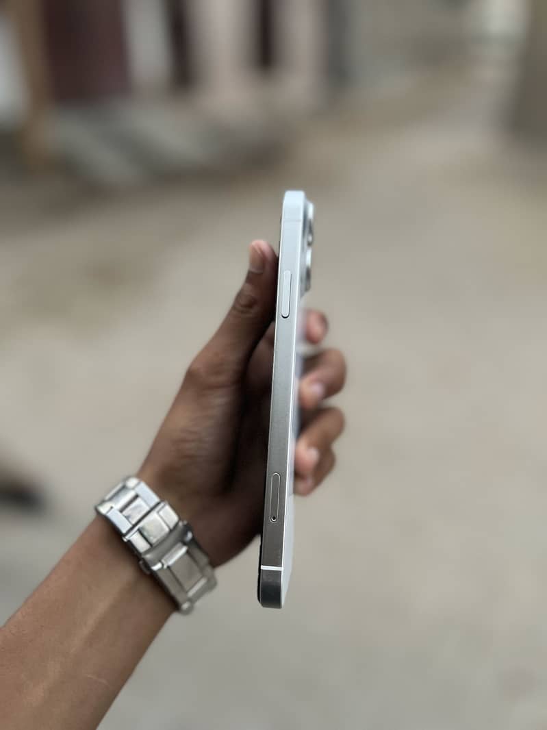 Apple iPhone 11 7