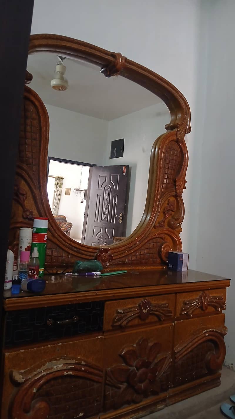 dressing table 0