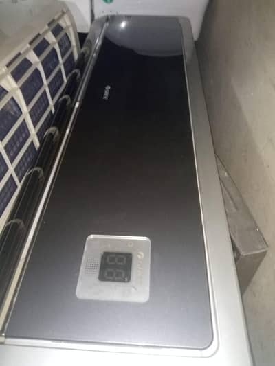 Gree 1, Ton split ac 10by. 10 fully. original