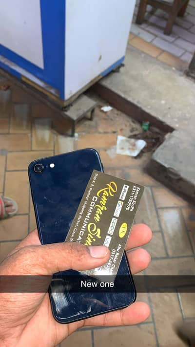 Apple iPhone SE