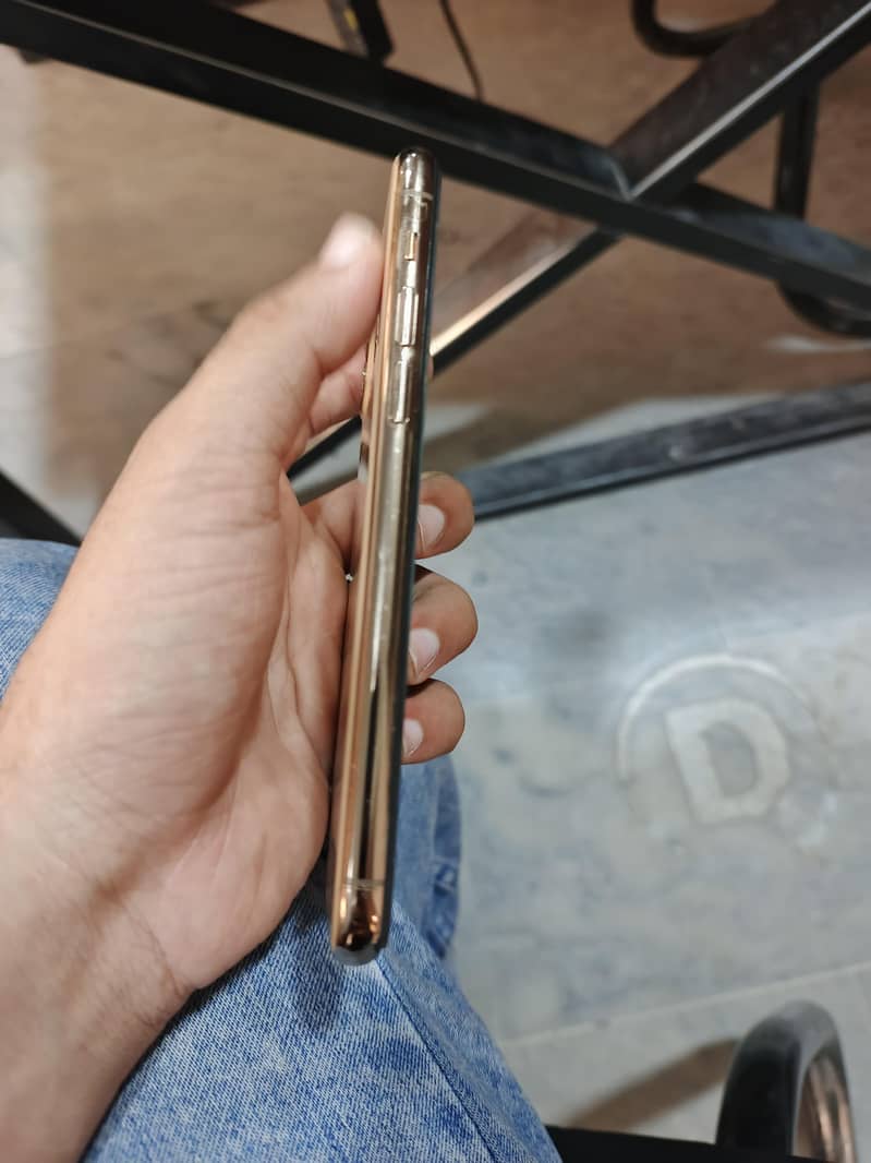 Apple iPhone 11 Pro 1