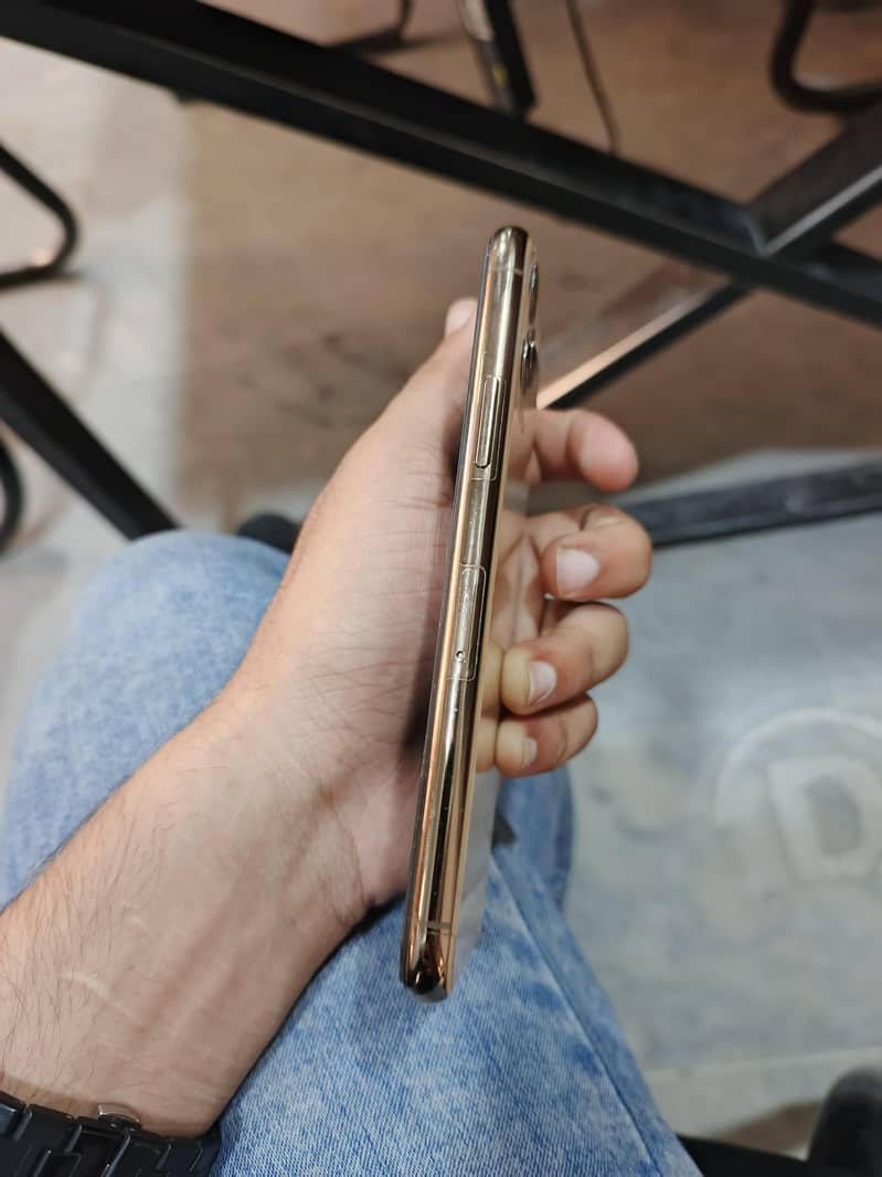 Apple iPhone 11 Pro 3