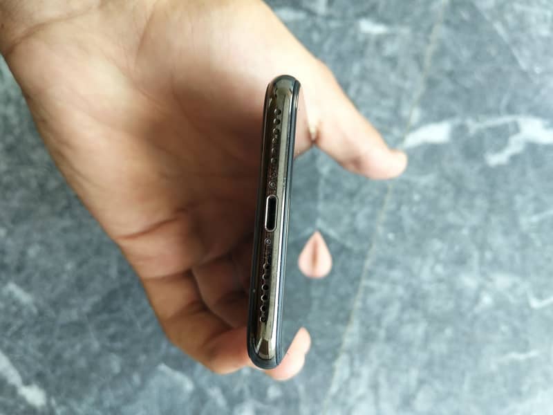 Apple iPhone X 2