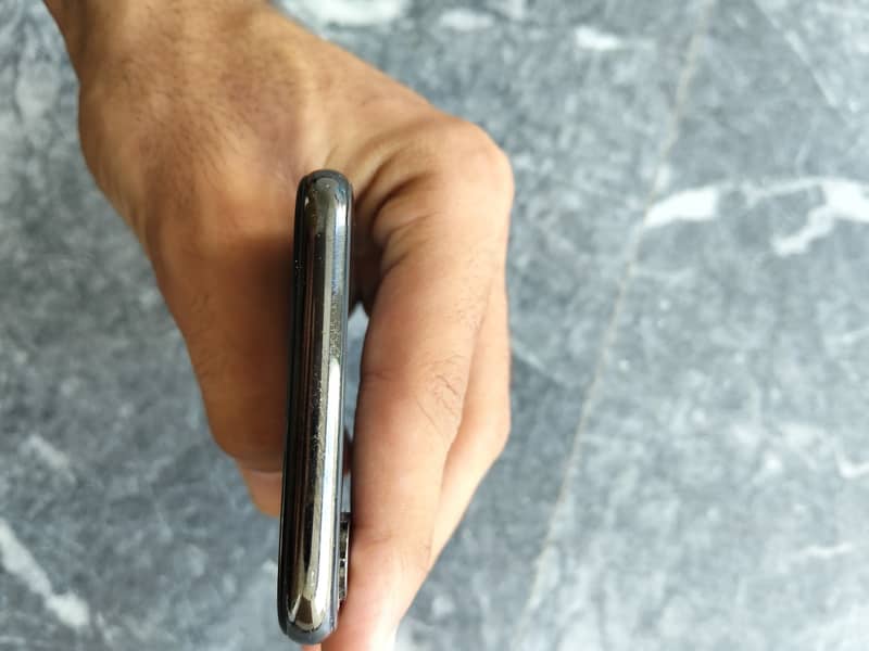 Apple iPhone X 5