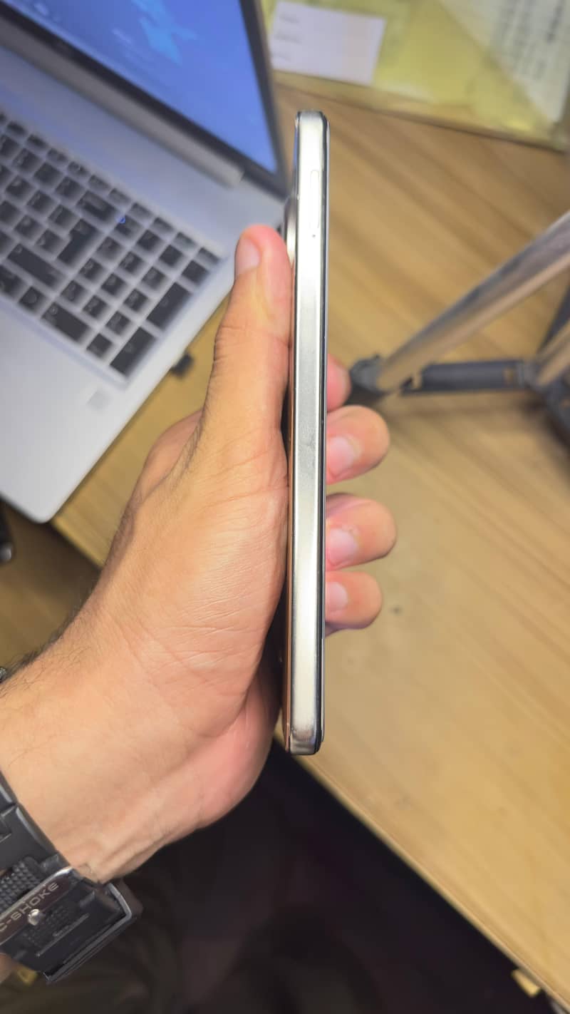 Tecno CAMON 30 2