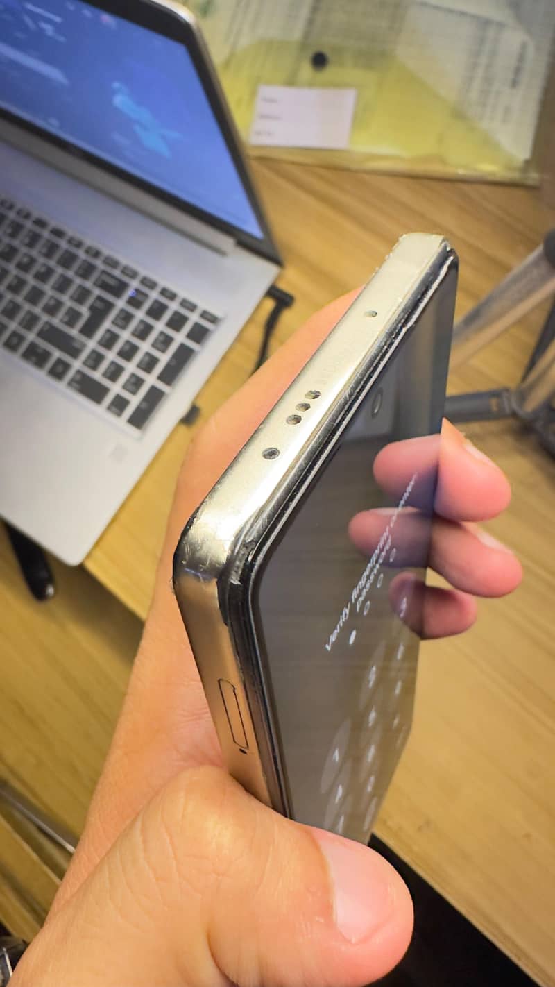Tecno CAMON 30 7
