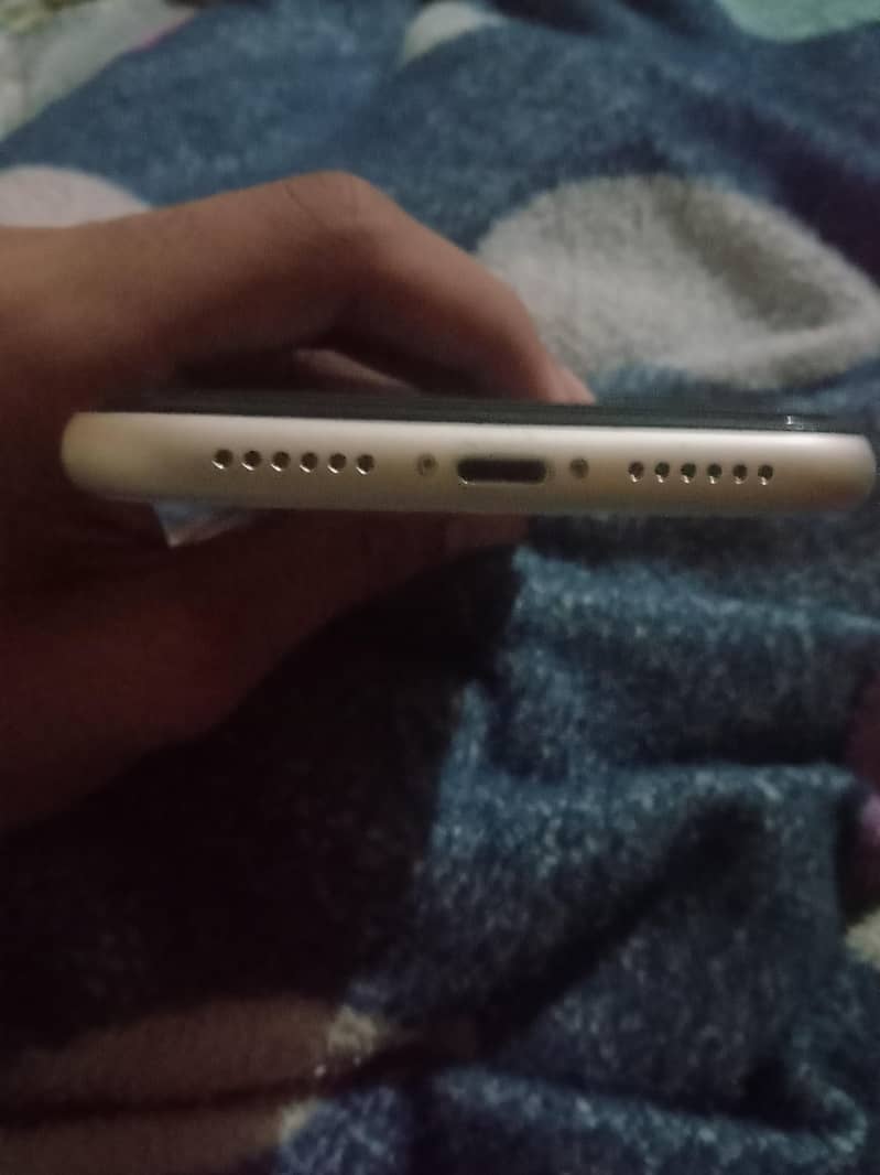 Apple iPhone 11 6