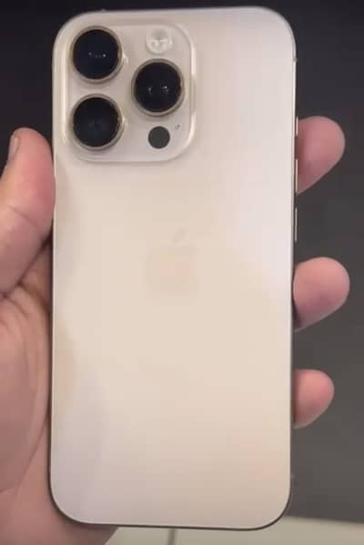 Apple iPhone 16 Pro jv