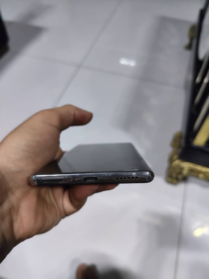 Tecno CAMON 40 Pro 4