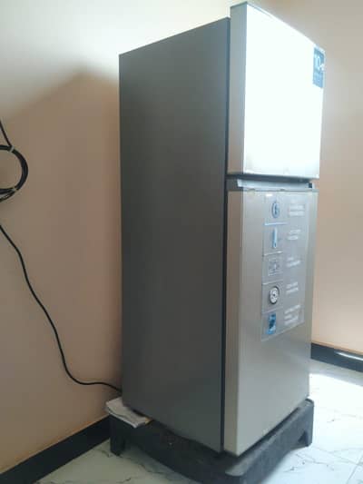 haier new frigh with warranty card and box choki bh de do ga