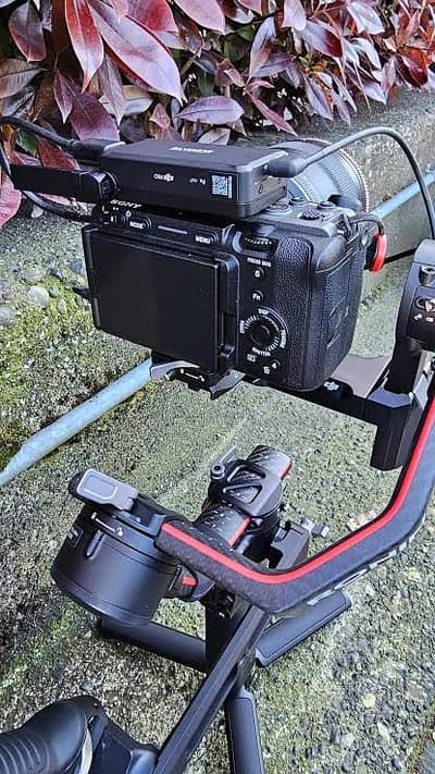 DJI ronin RS 3 pro combo with raven wireless display