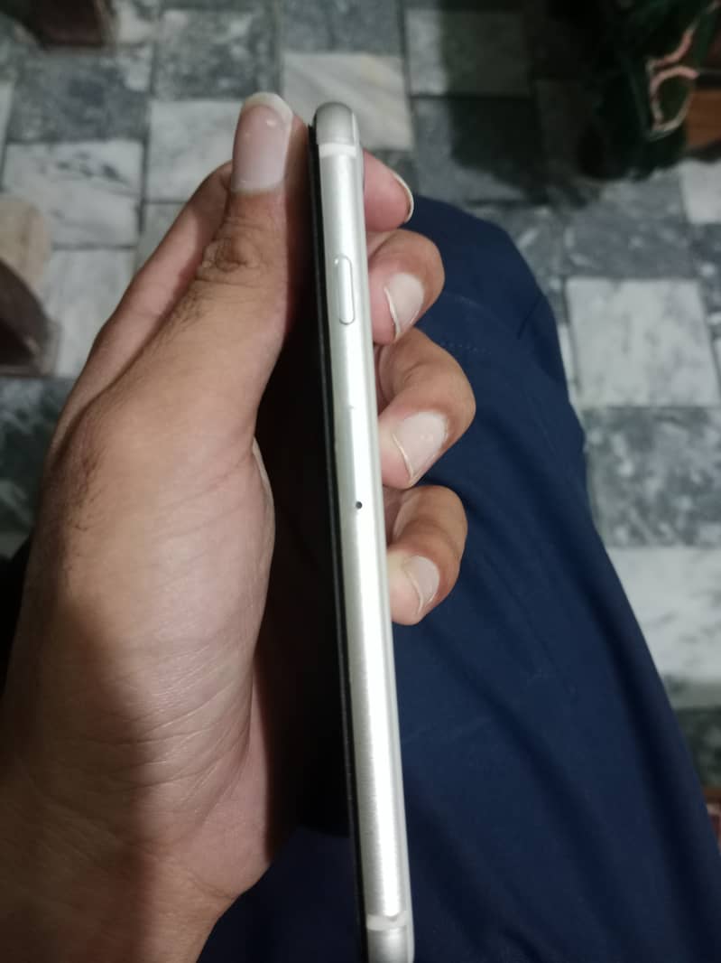 Apple iPhone SE 3
