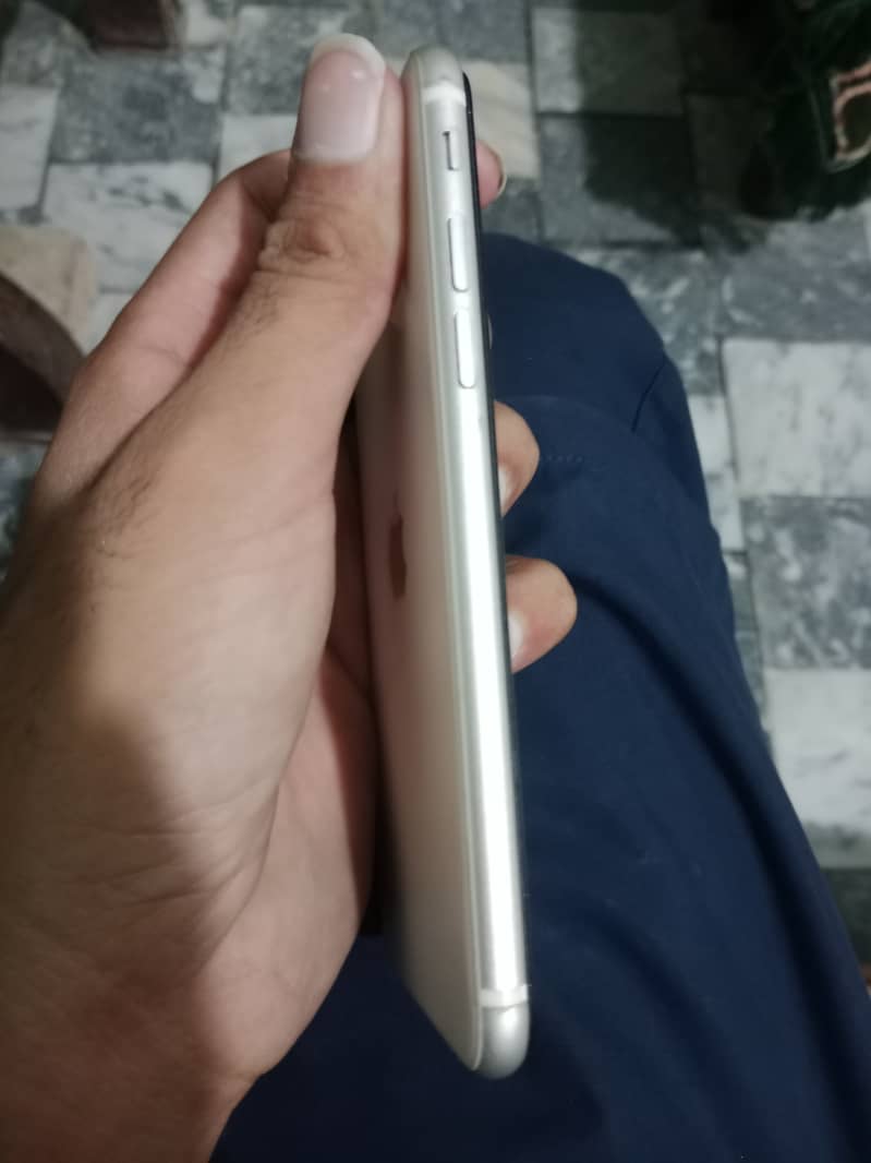 Apple iPhone SE 4