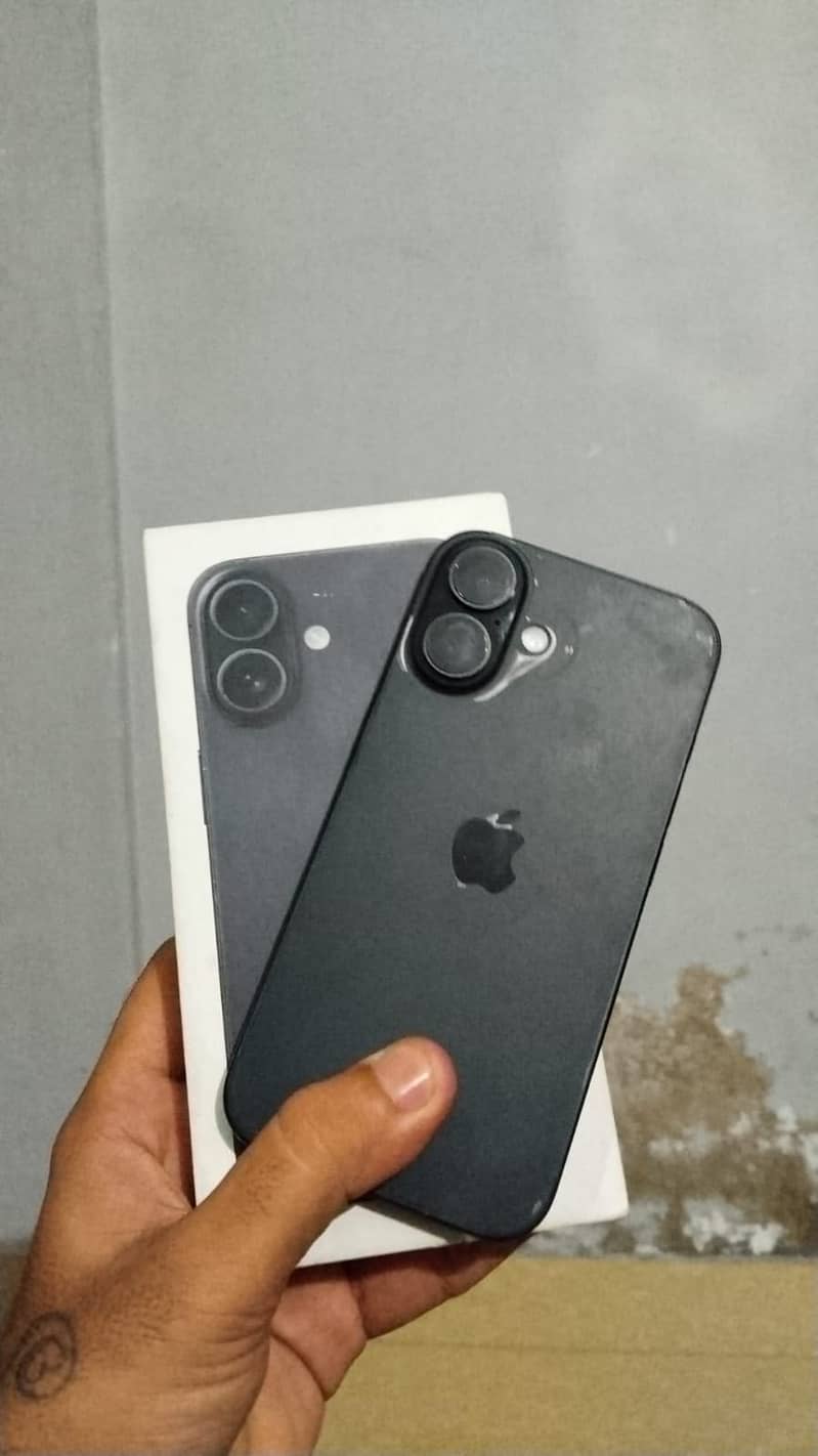 Apple iPhone 16 0
