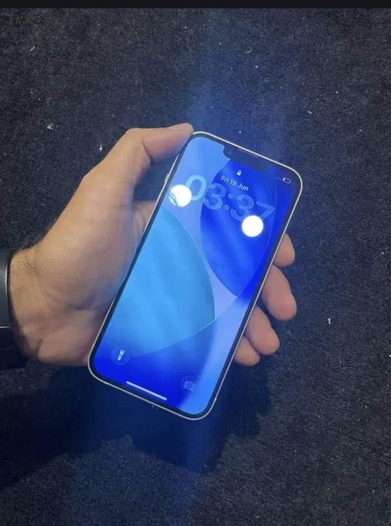 Apple iPhone 13 1