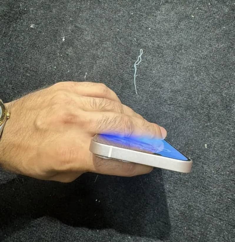 Apple iPhone 13 4