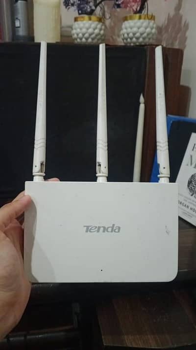tenda N300 F3 router