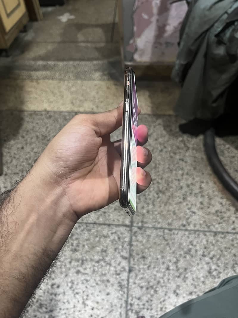 Apple iPhone 11 Pro 3
