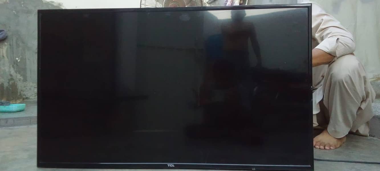 LCD  WITH GOOD CONDTION 3