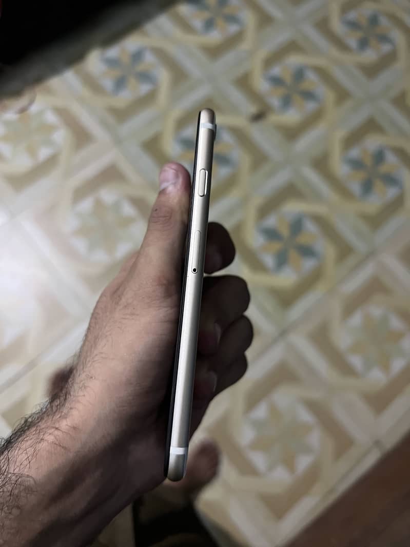 Apple iPhone 6 4