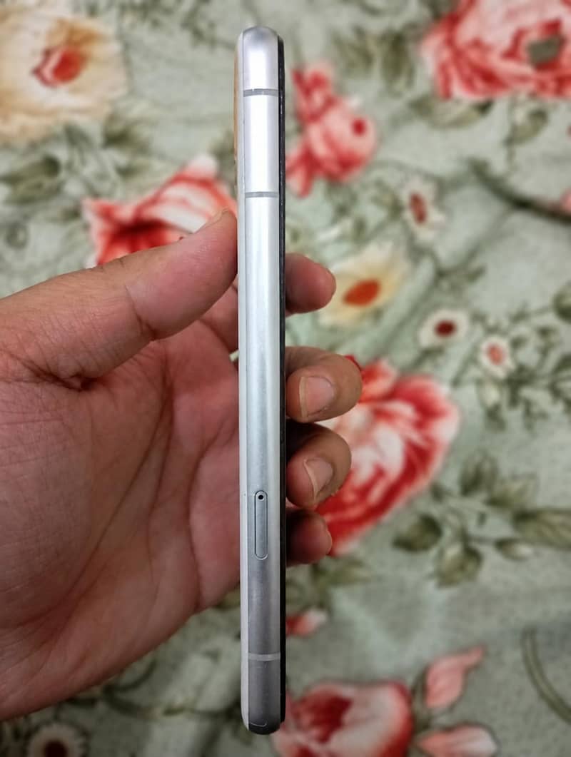 Google Pixel 7a 2