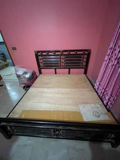 IRON BED ( VERY HEAVY )