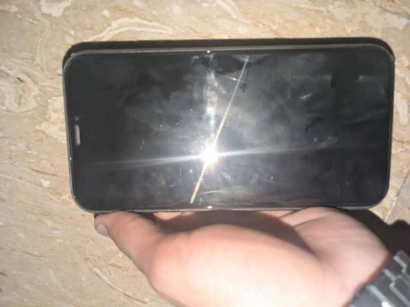 Apple iPhone 11 3