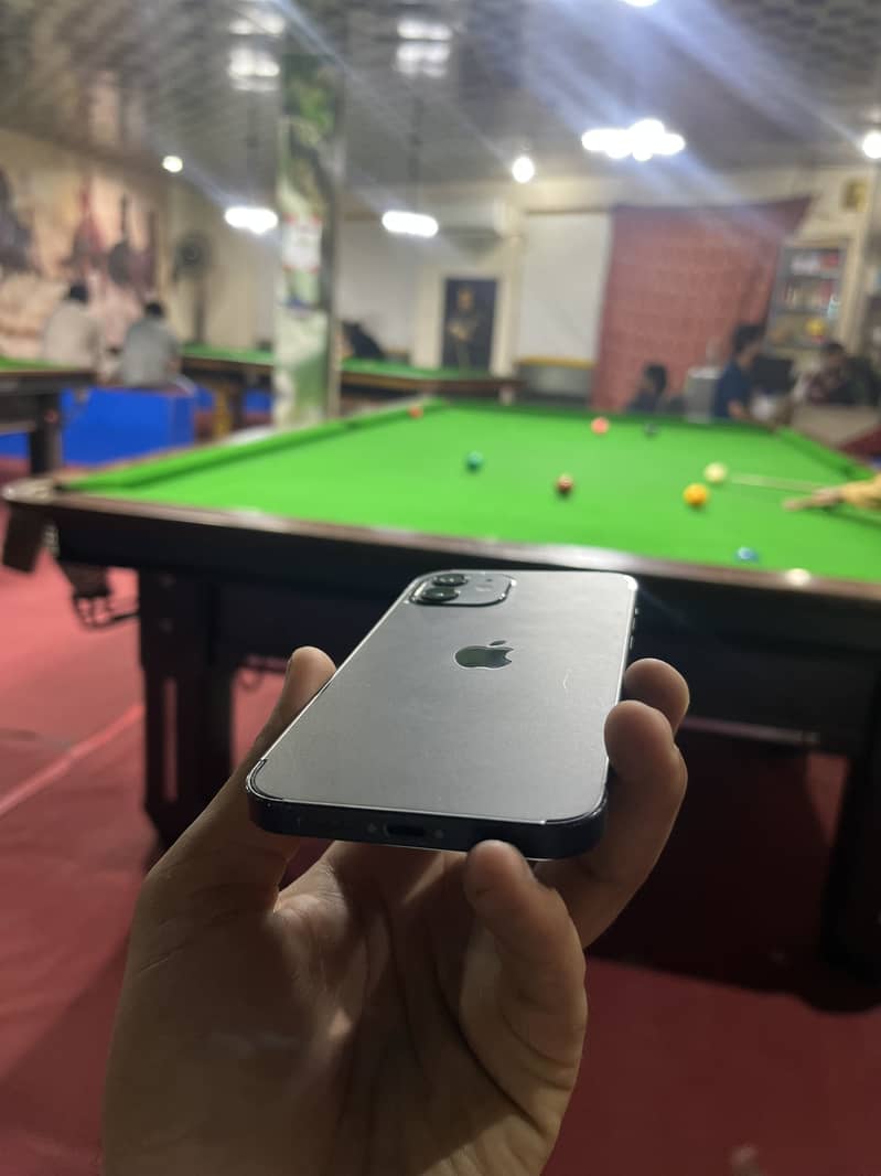 Apple iPhone 12 1
