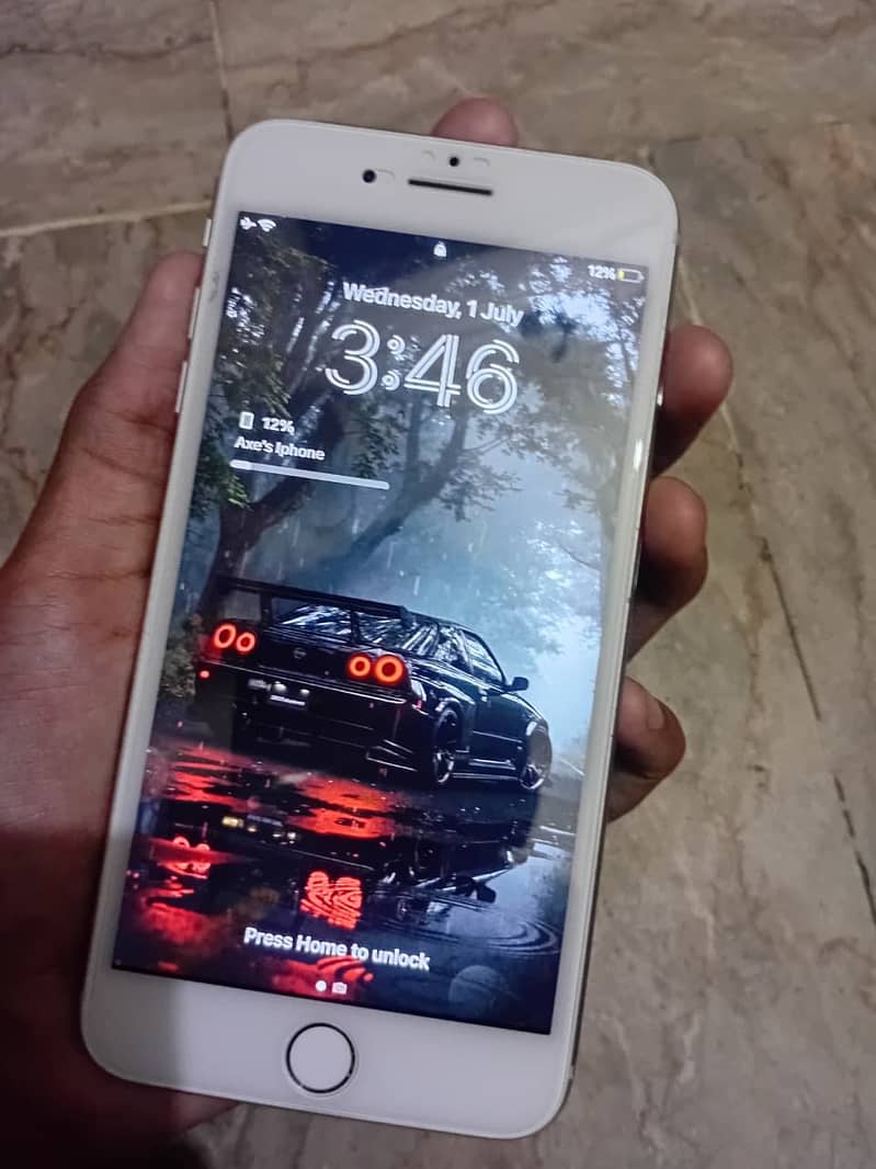 Apple iPhone 8 Plus 0