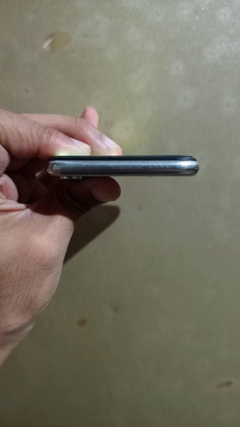 Apple iPhone X 3